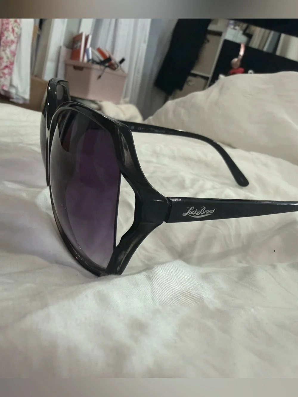 Lucky Brand Black Sunglasses with Gradient Dark Lenses